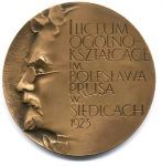 Więcej o: Medal szkoły